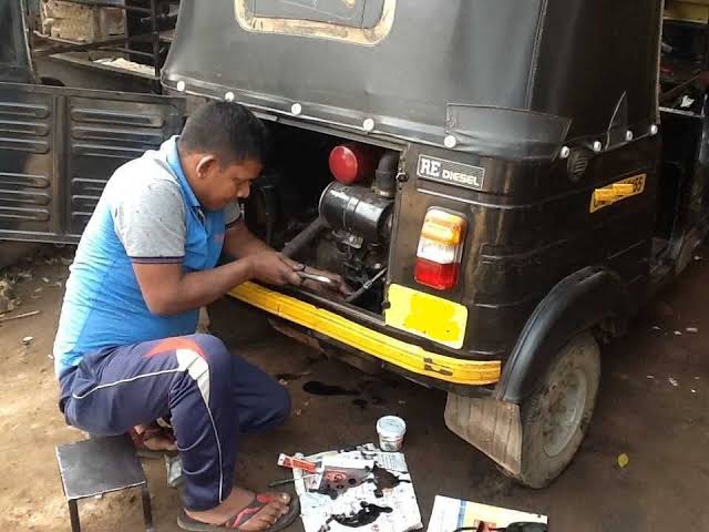 Three wheeler service centre